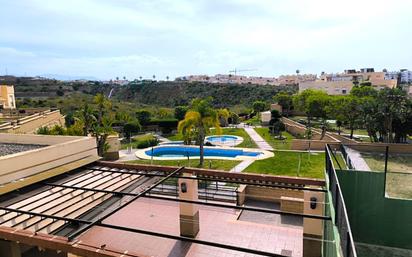 Jardí de Casa adosada en venda en Vélez-Málaga amb Piscina comunitària