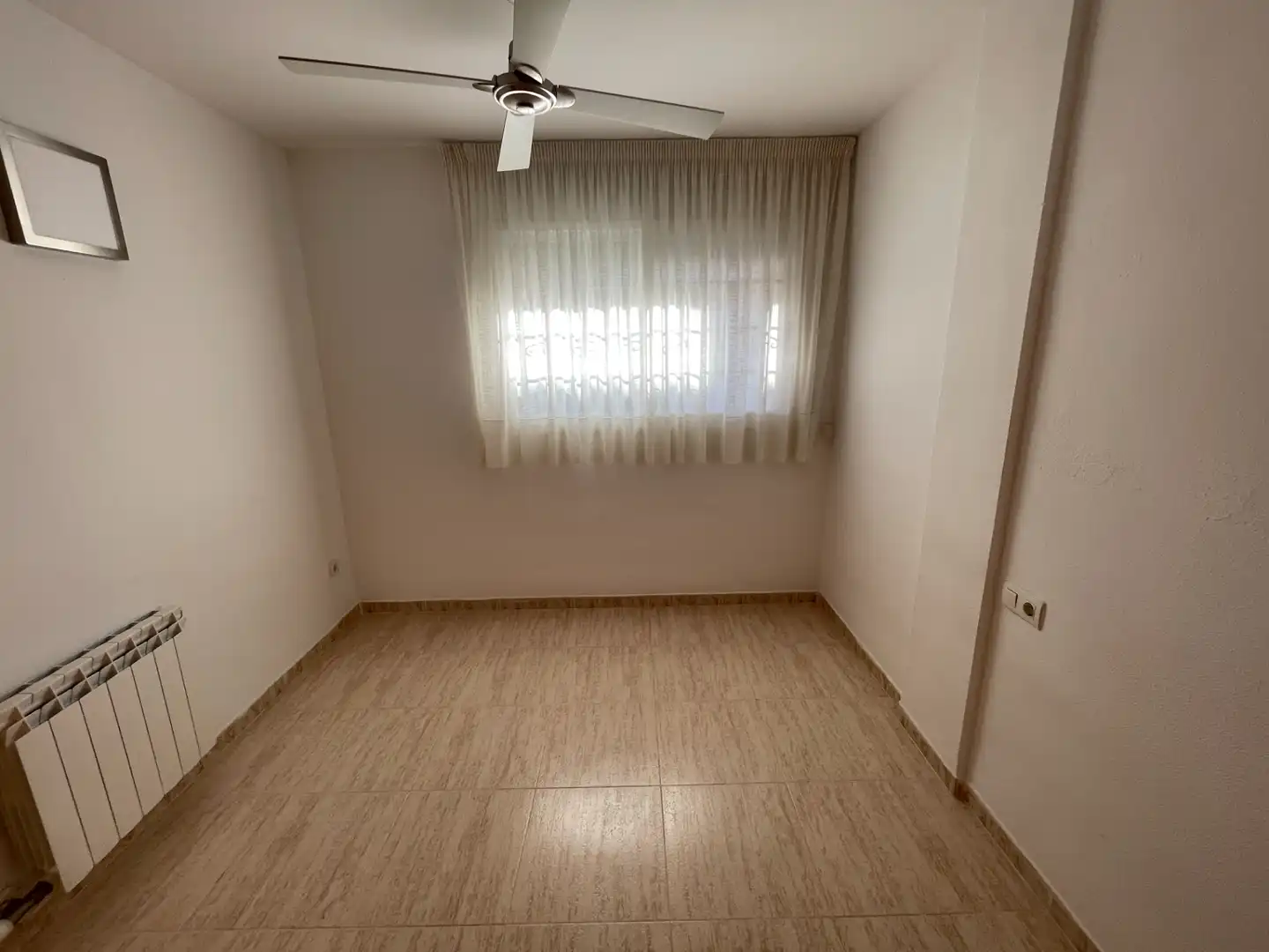 Semi-detached house with terrace for sale in Carrer de Pere Vergés 29, imagen 17