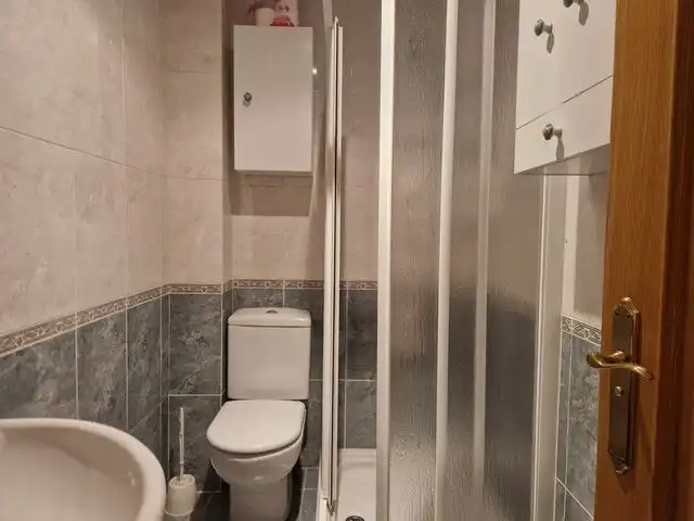 Baño de Apartamento en venta en Teo con Calefacción, Jardín privado y Parquet
