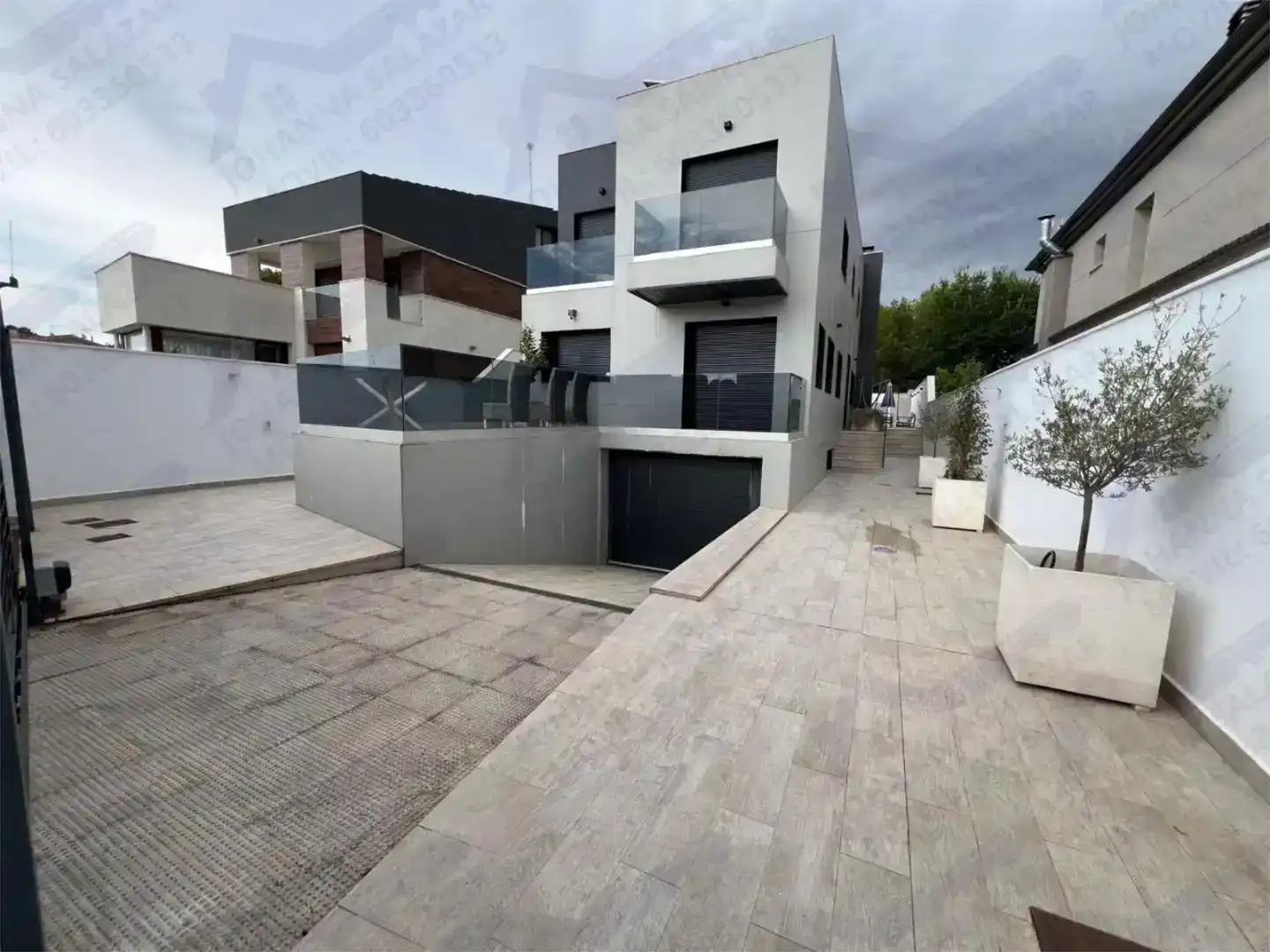 Vista exterior de Casa o xalet en venda en  Albacete Capital amb Piscina i Balcó
