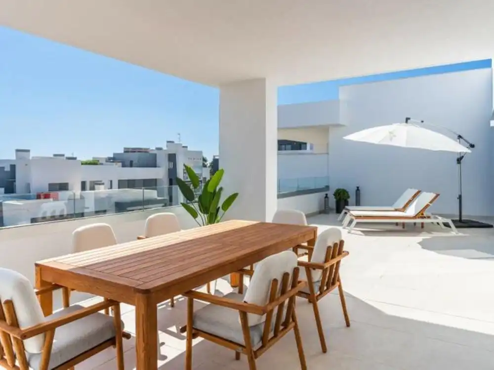 Ático con terraza en venta en Selwo, imagen 2
