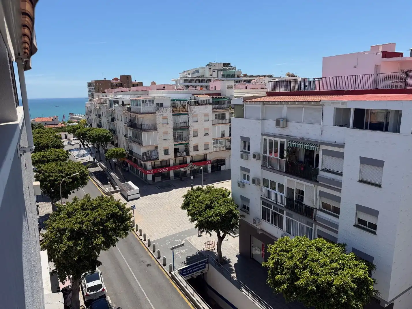 Vista exterior de Pis en venda en Torremolinos amb Aire condicionat, Terrassa i Piscina comunitària