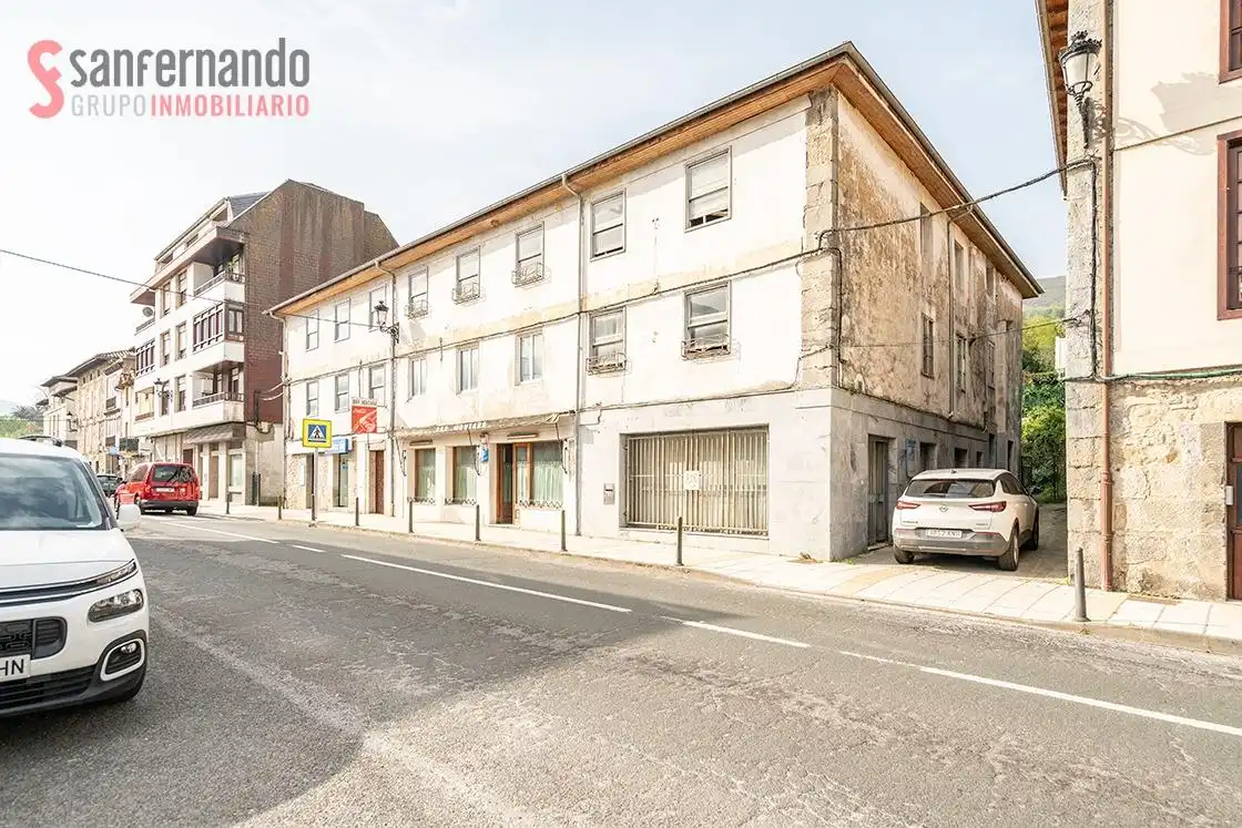 Vista exterior de Edificio en venta en Corvera de Toranzo