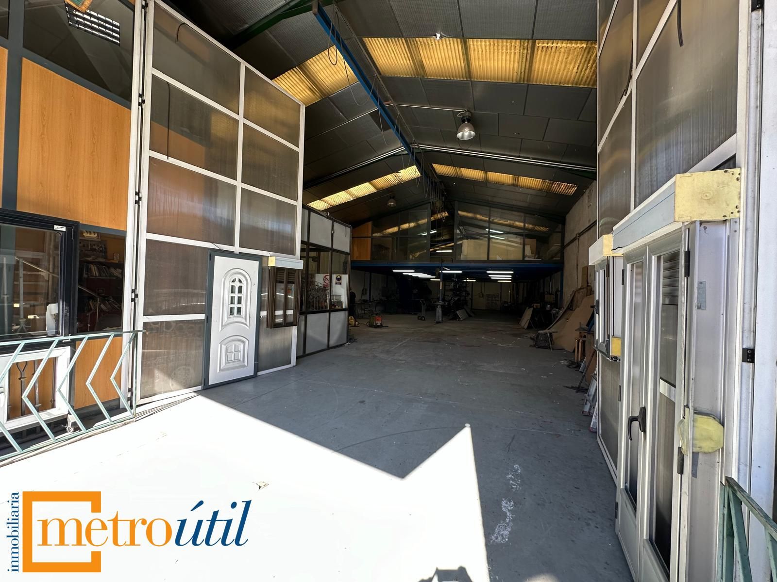 Industrial buildings for sale in Villares de la Reina