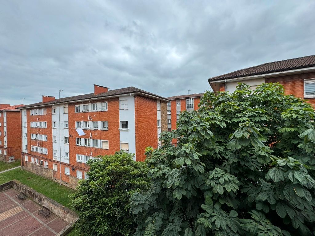 Vista exterior de Pis en venda en Gijón  amb Calefacció i Balcó