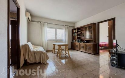 Living room of Flat for sale in  Barcelona Capital  with Air Conditioner, Heating and Storage room