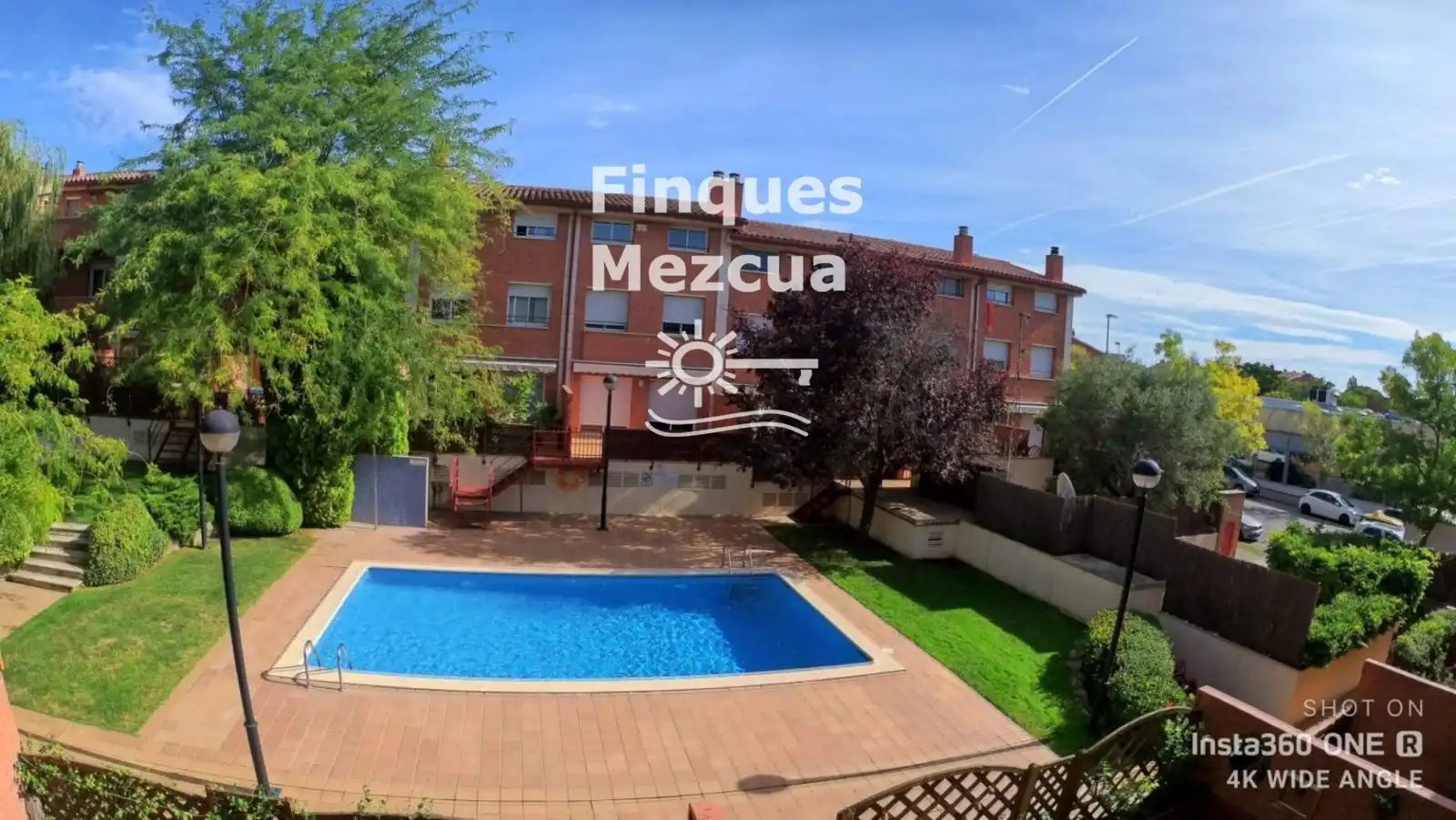 Piscina de Casa adosada en venda en Sant Cugat del Vallès amb Calefacció, Jardí privat i Piscina