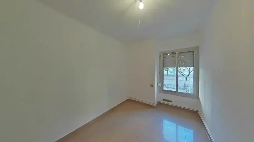 Bedroom of Flat for sale in Badalona