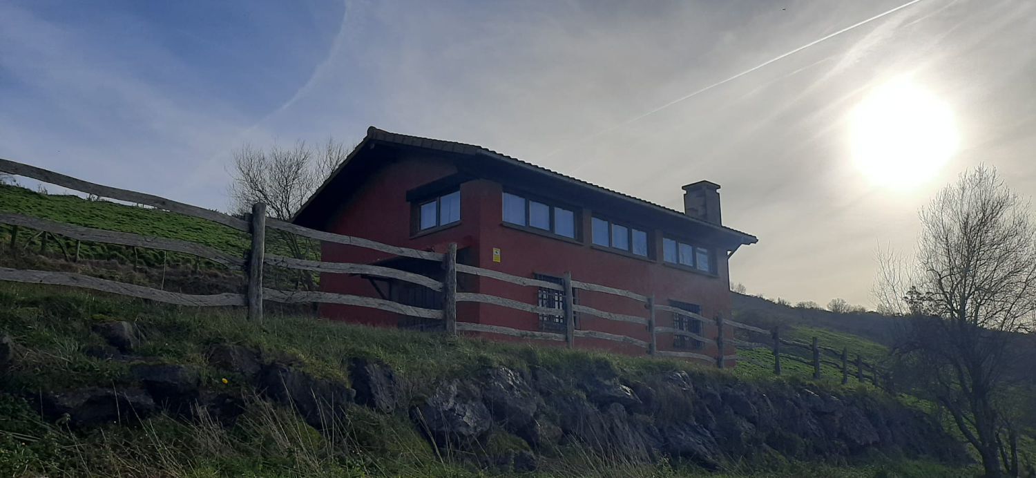 Vista exterior de Casa o chalet en venta en Soba con Calefacción, Trastero y Amueblado