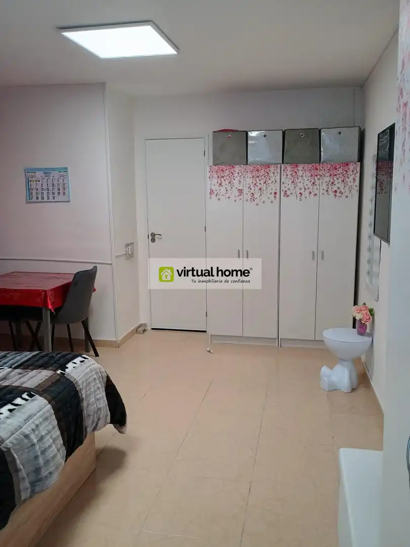 Dormitori de Apartament en venda en Benidorm amb Aire condicionat i Piscina comunitària