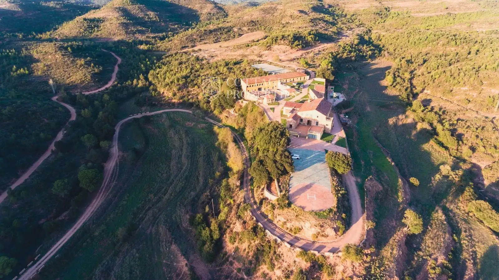 Vista exterior de Finca rústica en venda en Sant Llorenç Savall amb Calefacció i Piscina