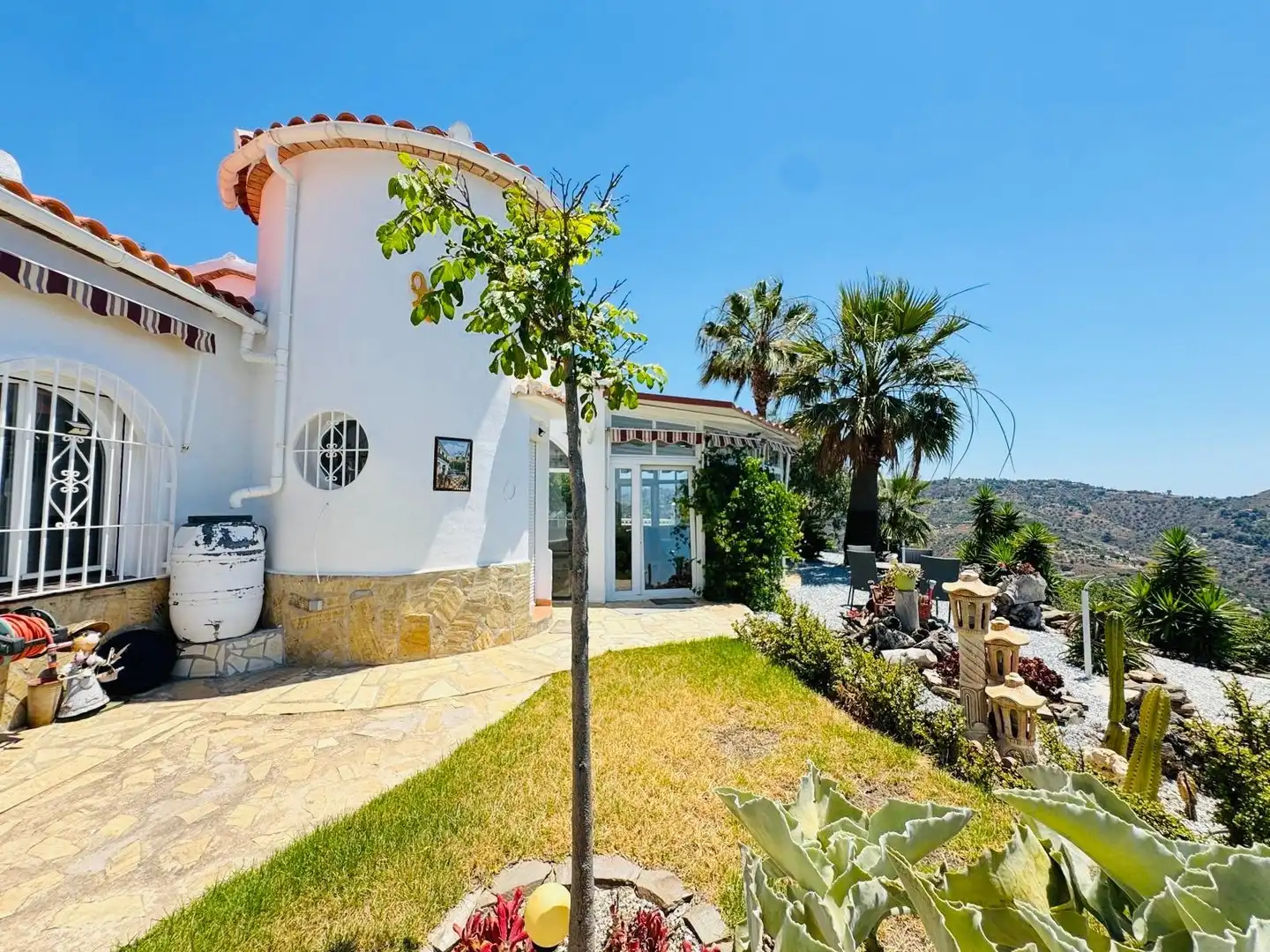 Vista exterior de Casa o xalet en venda en Arenas amb Aire condicionat, Jardí privat i Traster