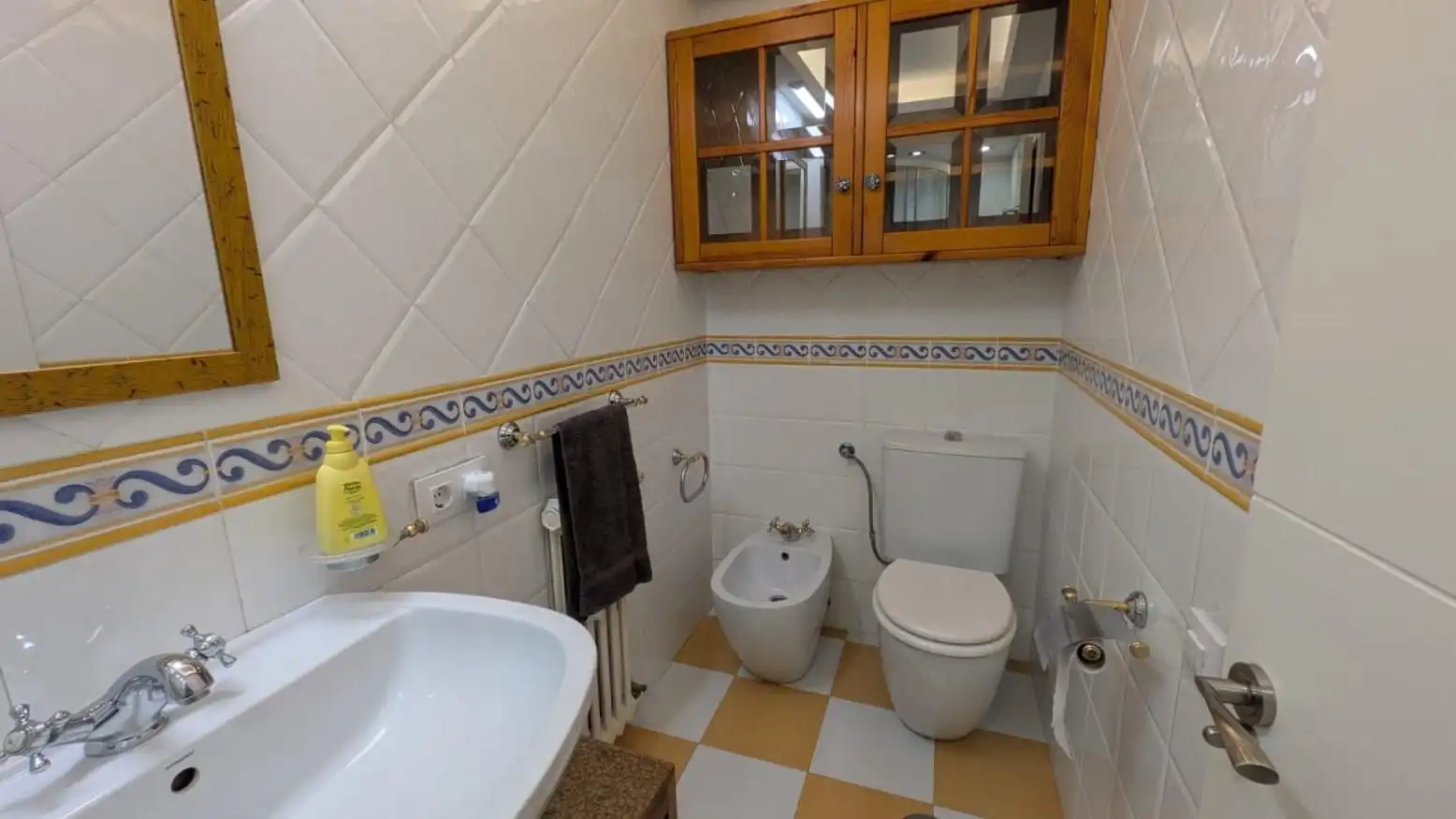 Bathroom of Flat for rent in Oviedo   with Heating and Furnished