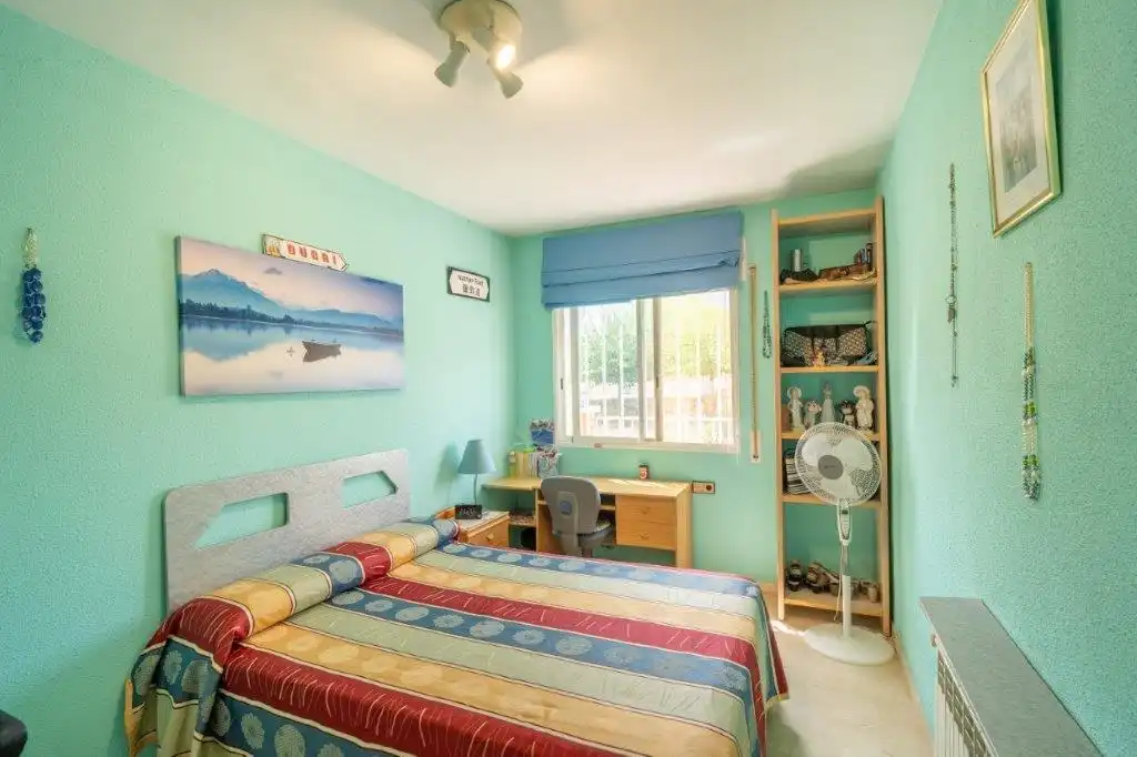 Habitación de Casa o chalet en venta en Flix con Calefacción, Piscina y Amueblado