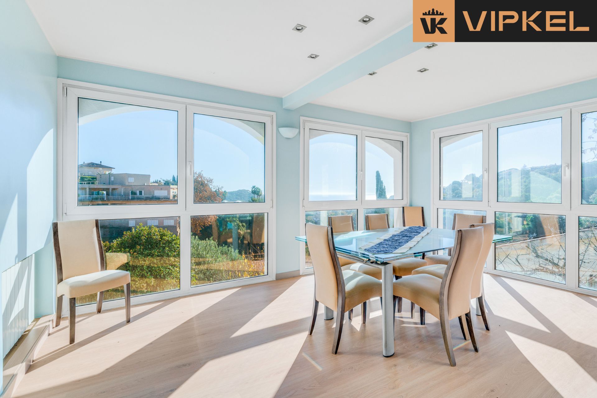 Menjador de Casa o xalet en venda en Alella amb Aire condicionat, Calefacció i Jardí privat