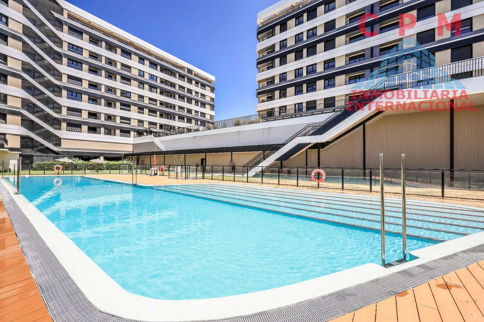 Piscina de Pis de lloguer en Madrid amb Aire condicionat, Calefacció i Parquet