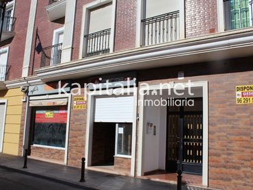 Locale commerciale in vendita a El Llombo
