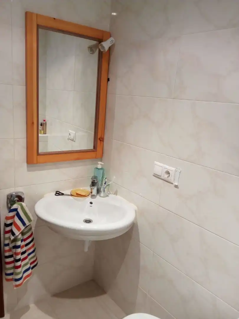 Baño de Apartamento de alquiler en Burgos con Calefacción y Amueblado