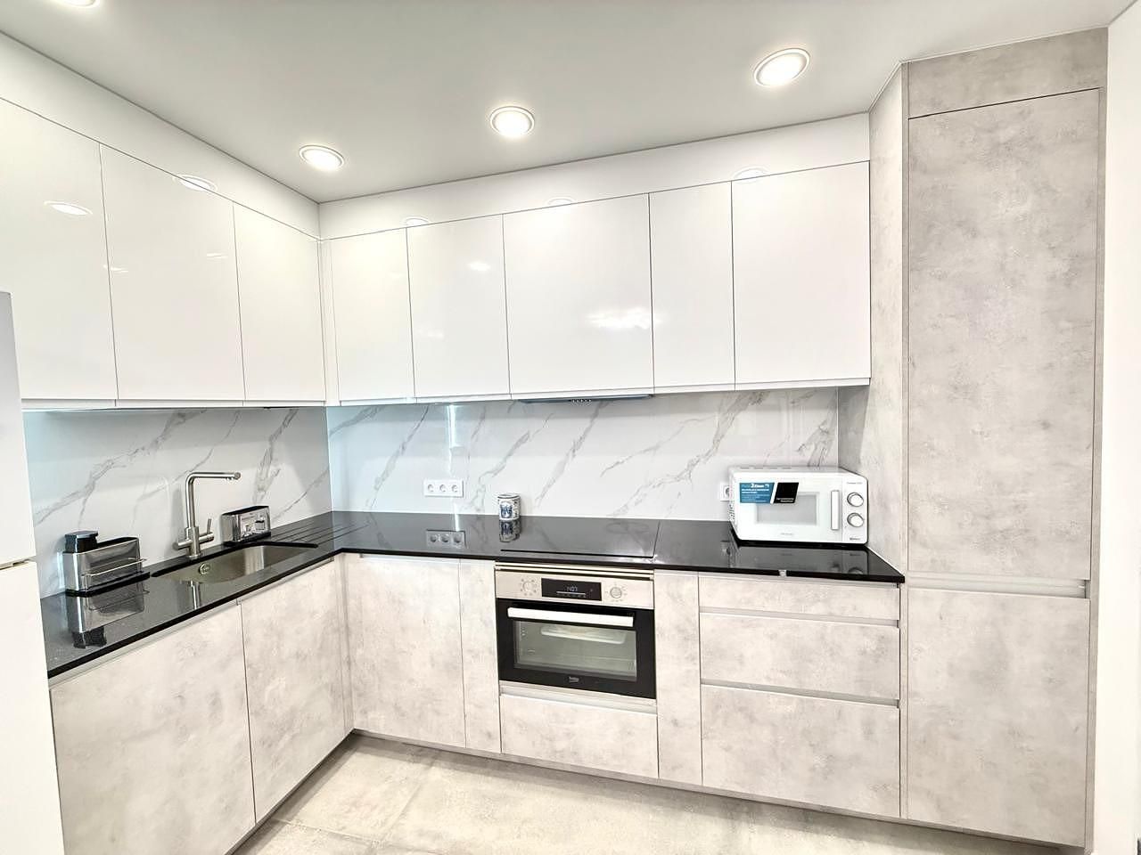 Cuina de Casa o xalet en venda en Torrevieja amb Aire condicionat, Jardí privat i Traster