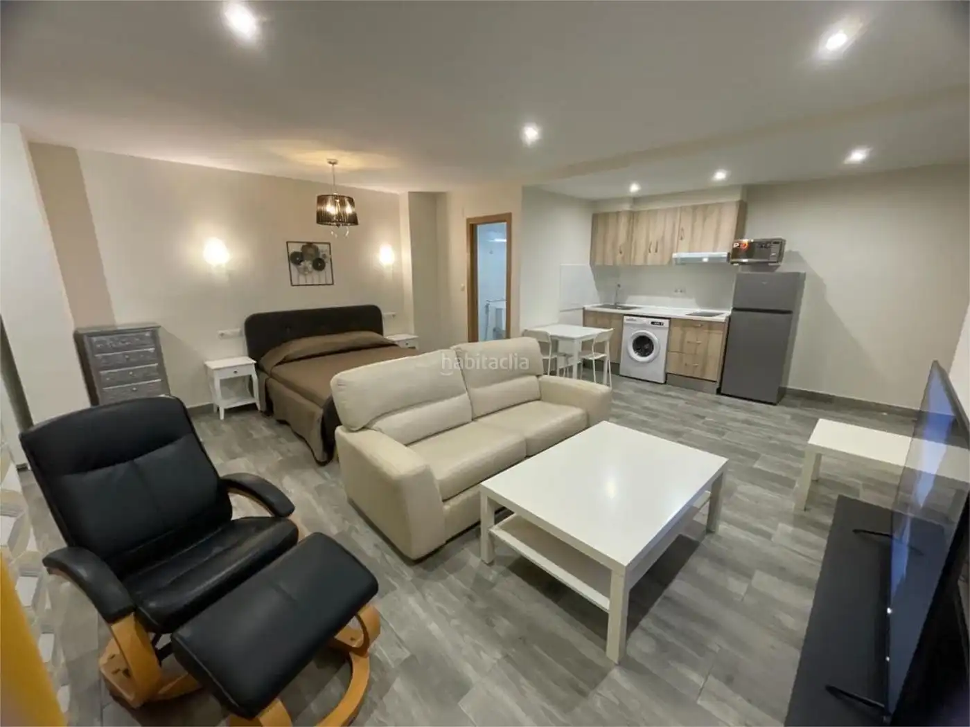 Loft amb ascensor de lloguer a Carrer de Jesús 81