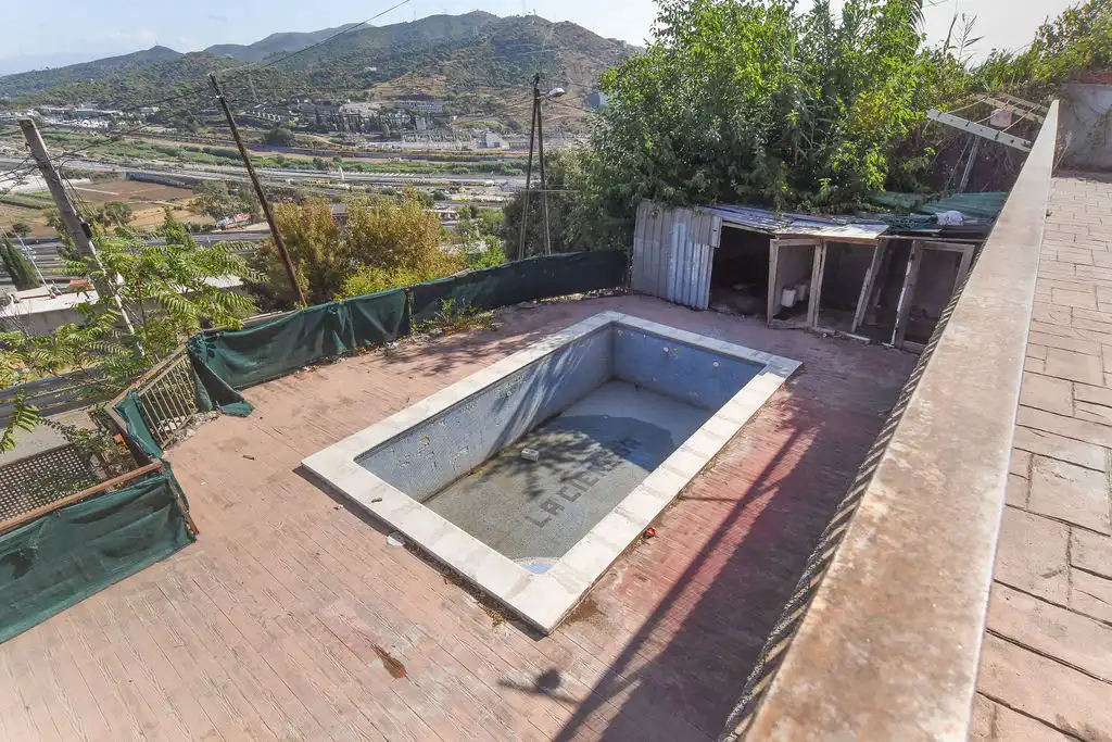 Piscina de Casa o xalet en venda en Barcelona