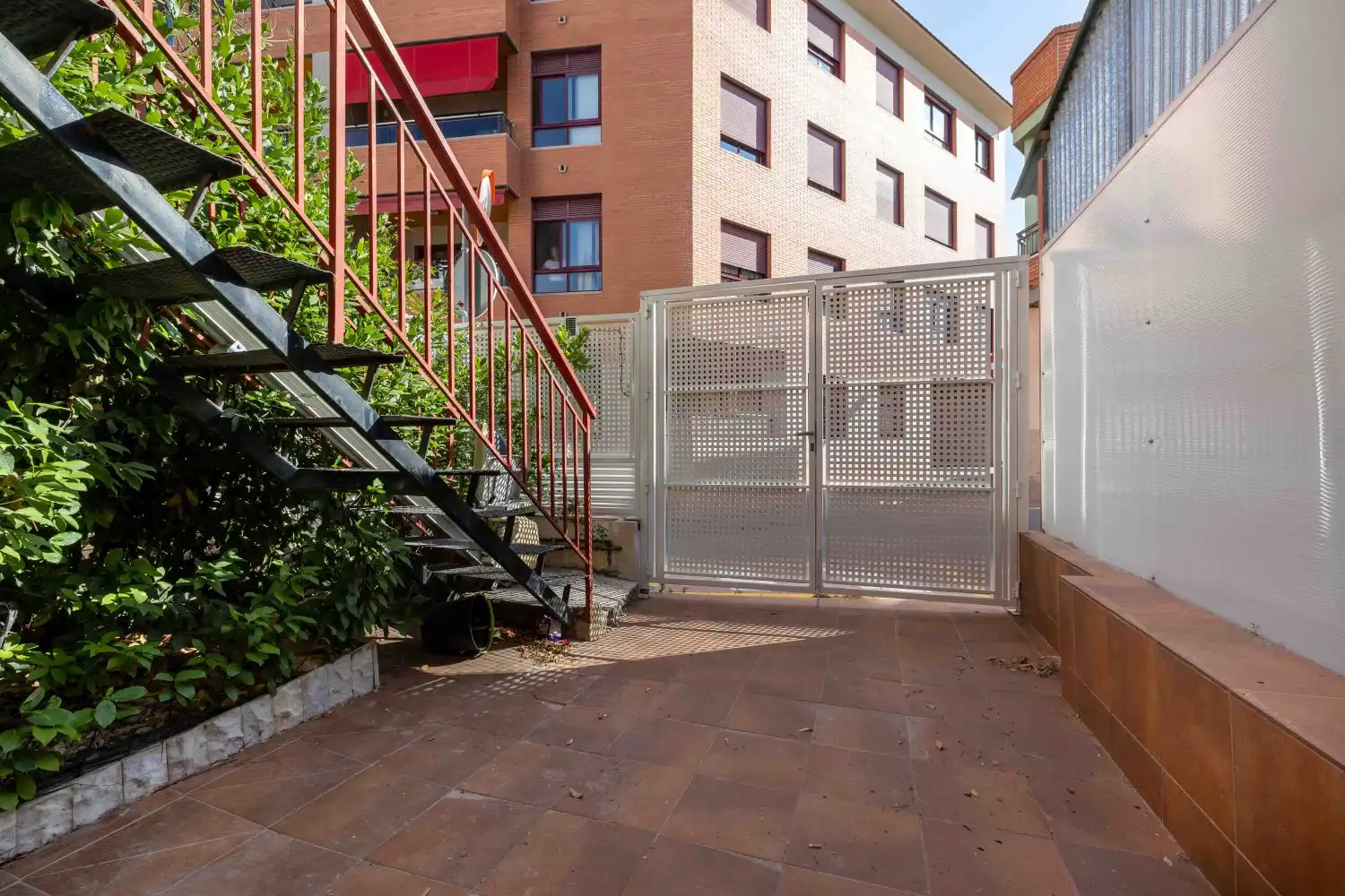 Vista exterior de Casa o xalet en venda en Murcia amb Terrassa