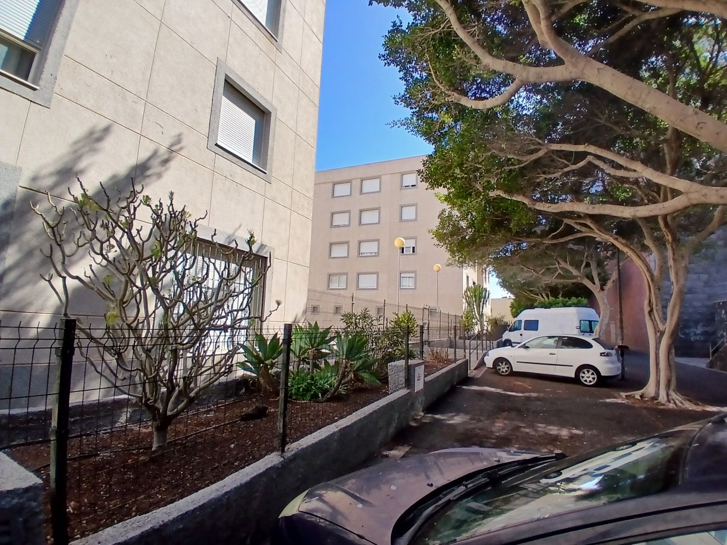 Exterior view of Flat for sale in  Santa Cruz de Tenerife Capital  with Storage room