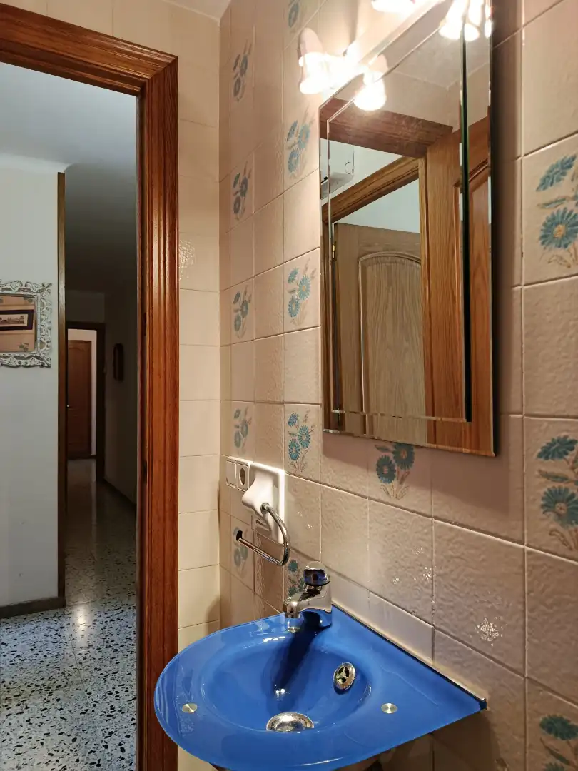 Baño de Piso en venta en Girona con Aire acondicionado, Calefacción y Jardín privado