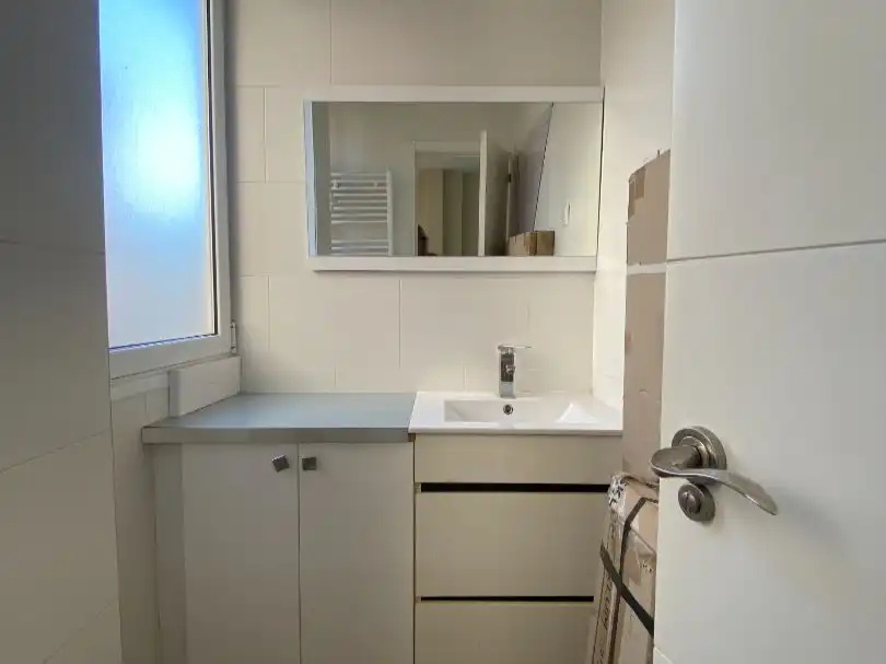 Baño de Oficina de alquiler en Zaragoza con Aire acondicionado, Calefacción y Amueblado
