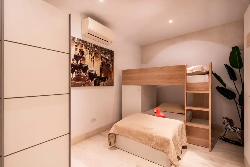 Habitación de Casa adosada en venta en  Palma de Mallorca con Aire acondicionado, Parquet y Terraza