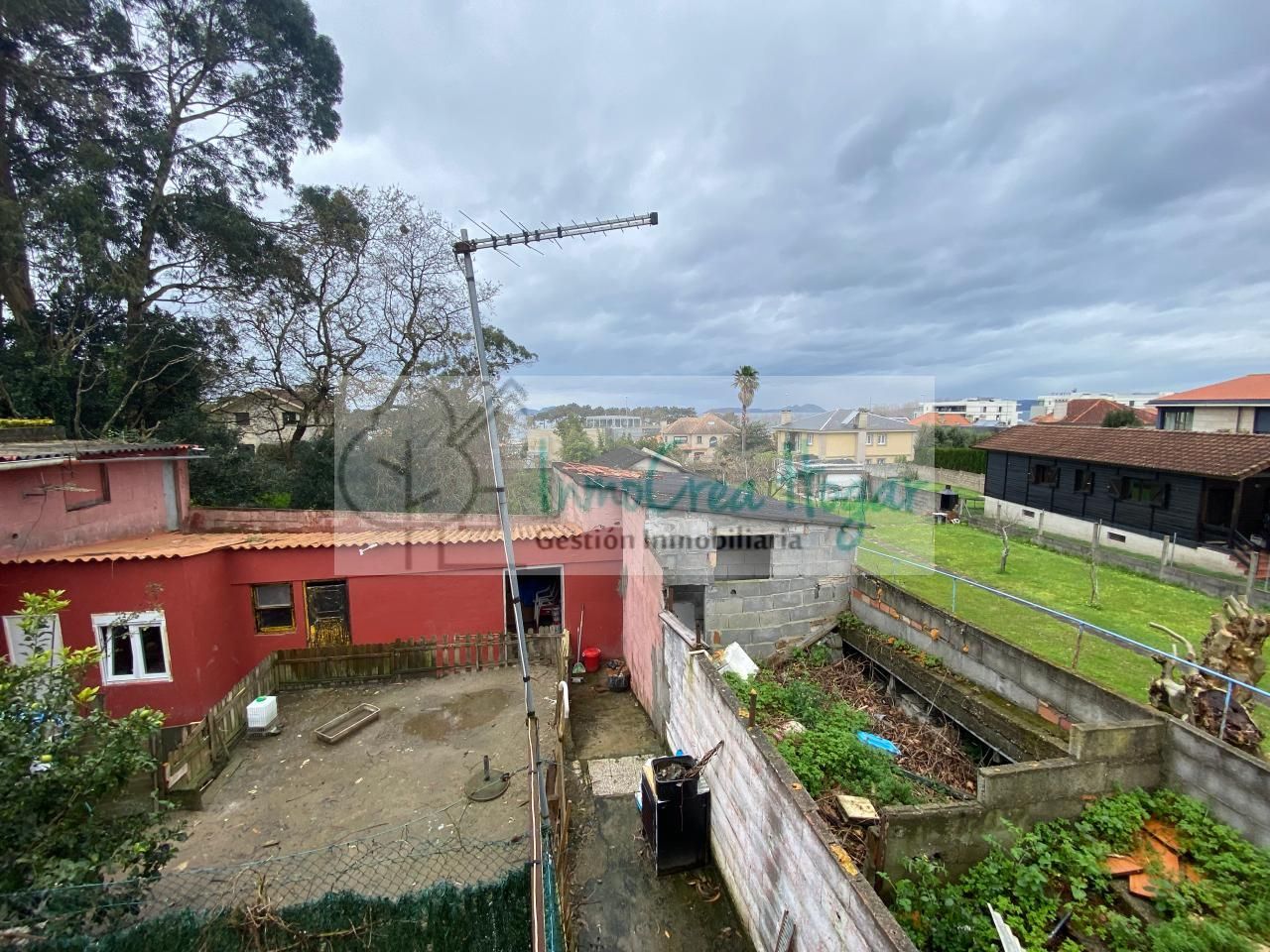 Vista exterior de Casa adosada en venta en Vigo  con Calefacción, Terraza y Trastero