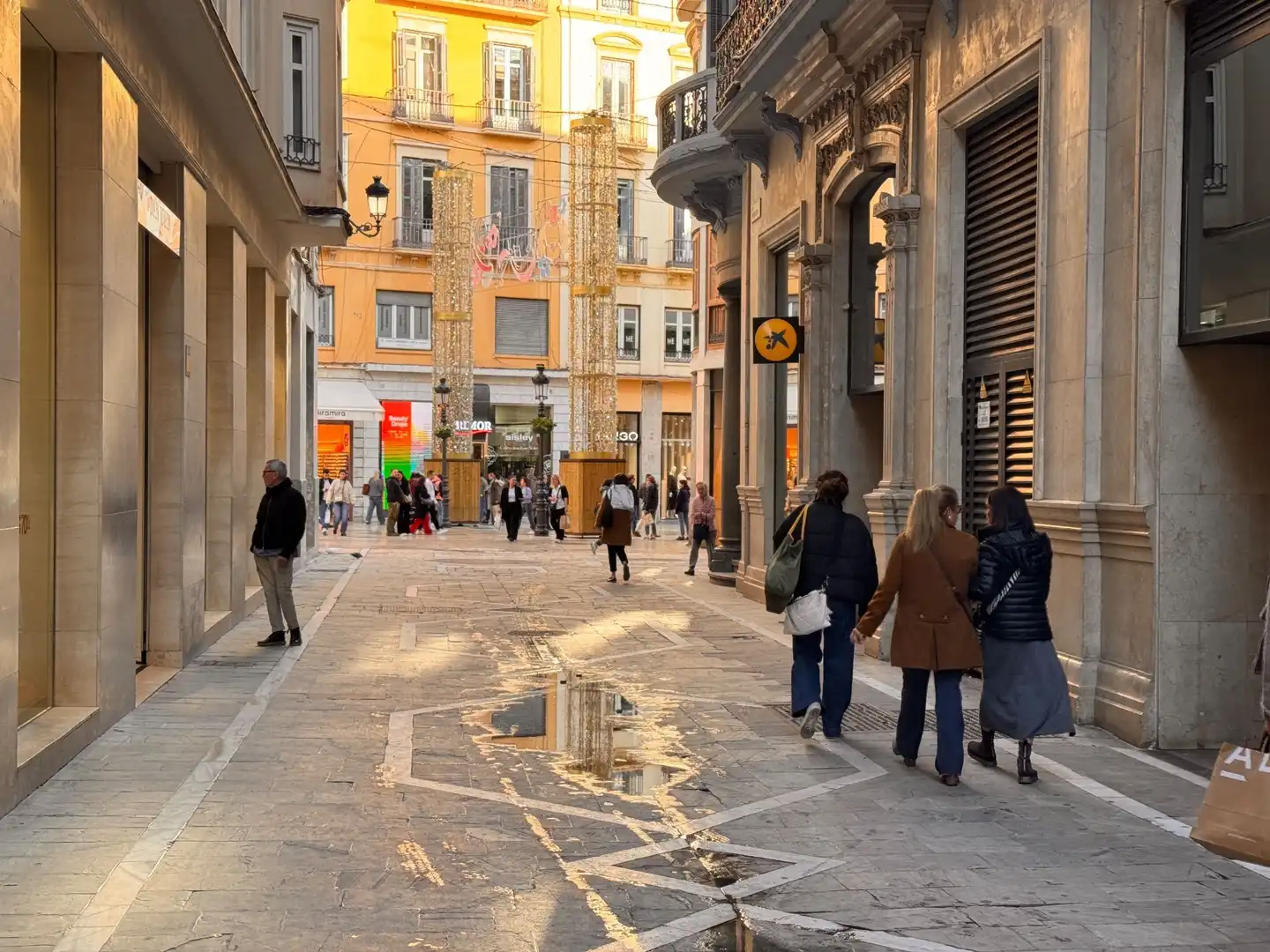 Exterior view of Commercial properties for rent in Málaga  with Air Conditioner