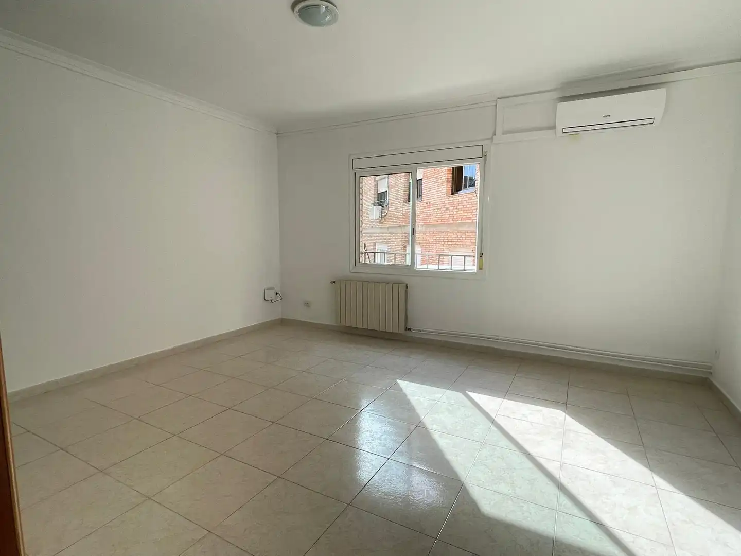 Habitación de Piso en venta en Badalona con Aire acondicionado y Calefacción