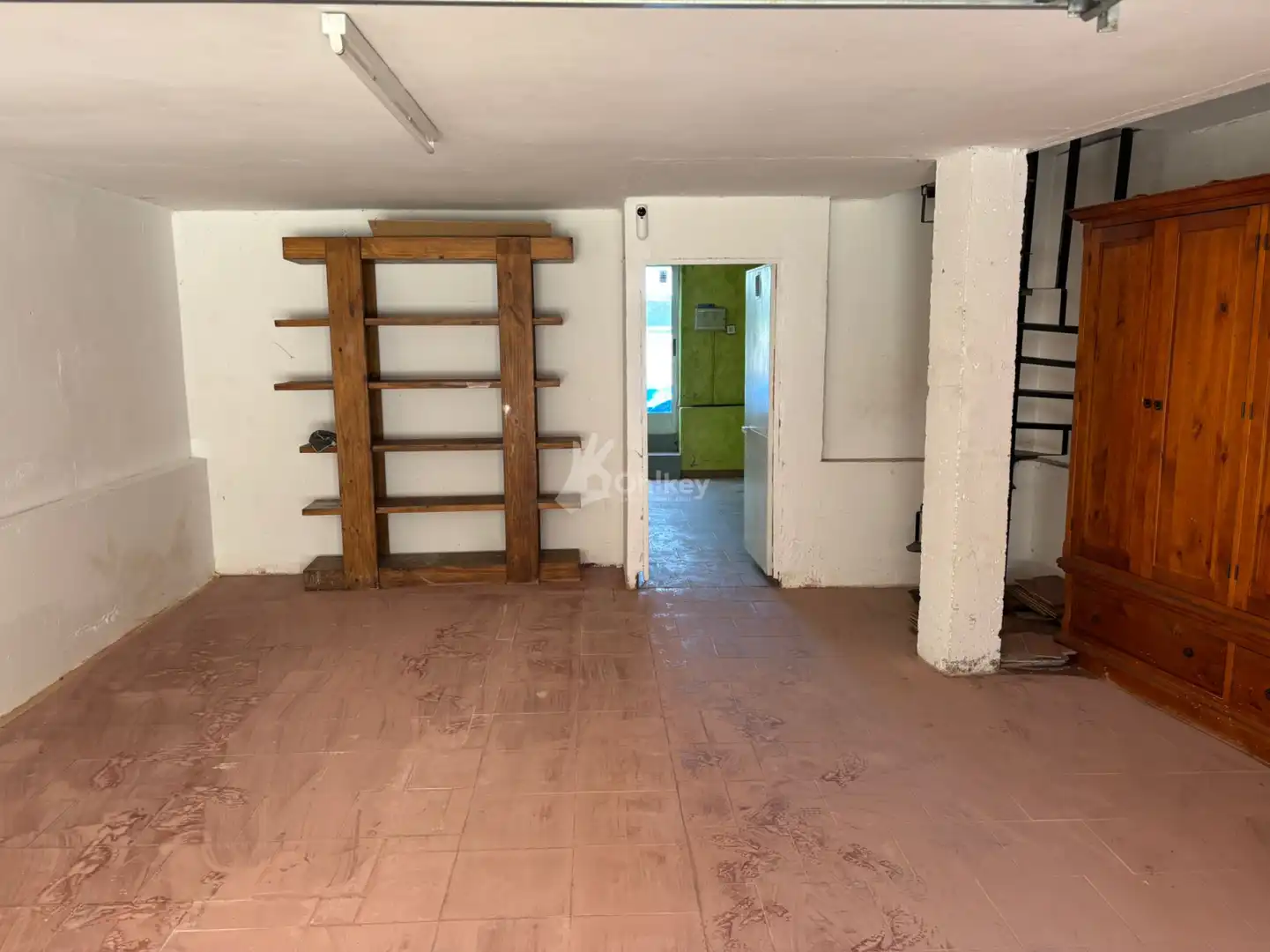 Houses for sale in Onzonilla  with Heating, Parquet flooring and Swimming Pool