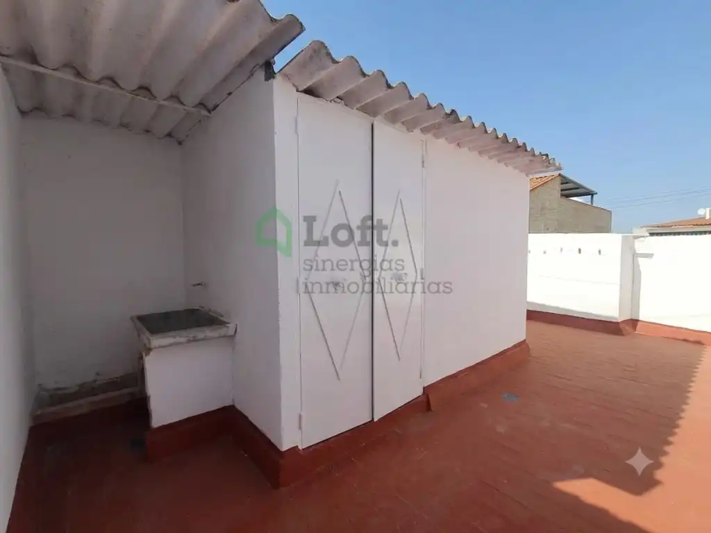 Vista exterior de Casa o xalet en venda en Badajoz amb Terrassa