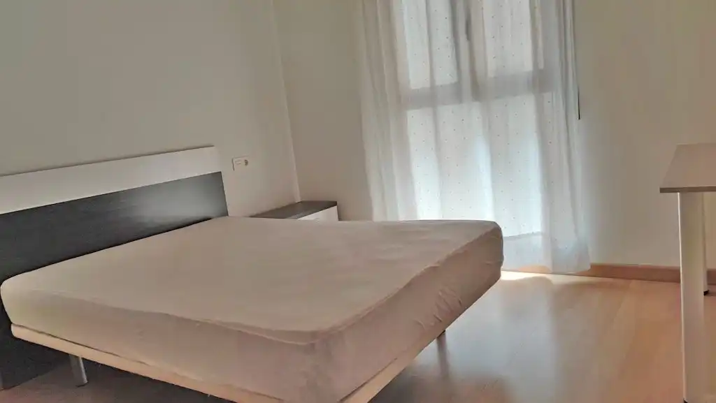 Bedroom of Flat for rent in Granada  with Air Conditioner, Heating and Furnished