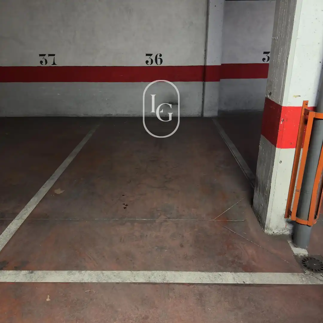 Parking de Garaje en venta en Madrid con Alarma