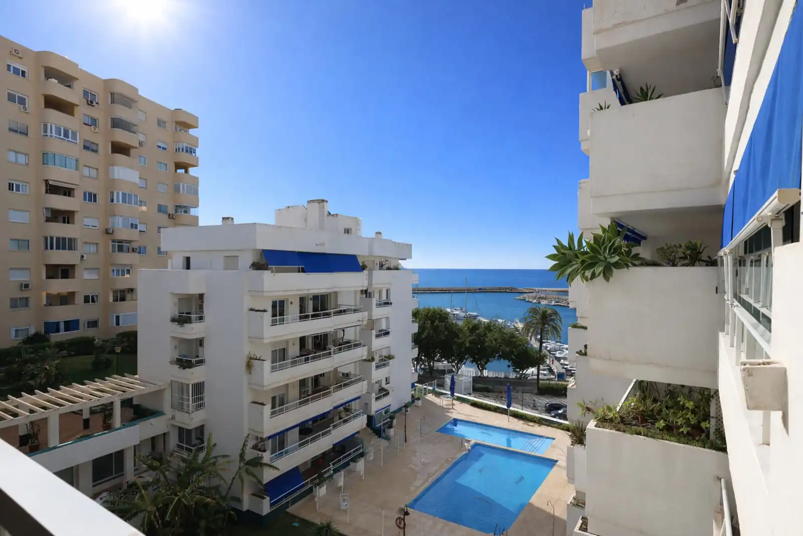 Exterior view of Apartments for rent in Estepona  with Terrace and Furnished