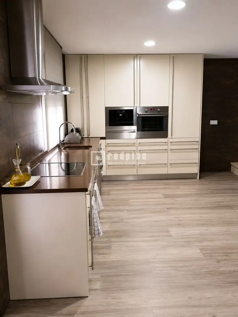 Cuina de Dúplex en venda en Casarrubios del Monte amb Aire condicionat, Calefacció i Parquet