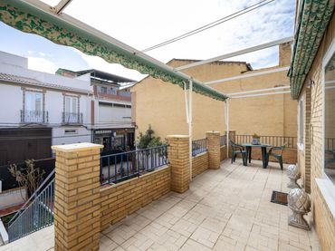 Casa amb balcó en venda a Calle Sevilla 1