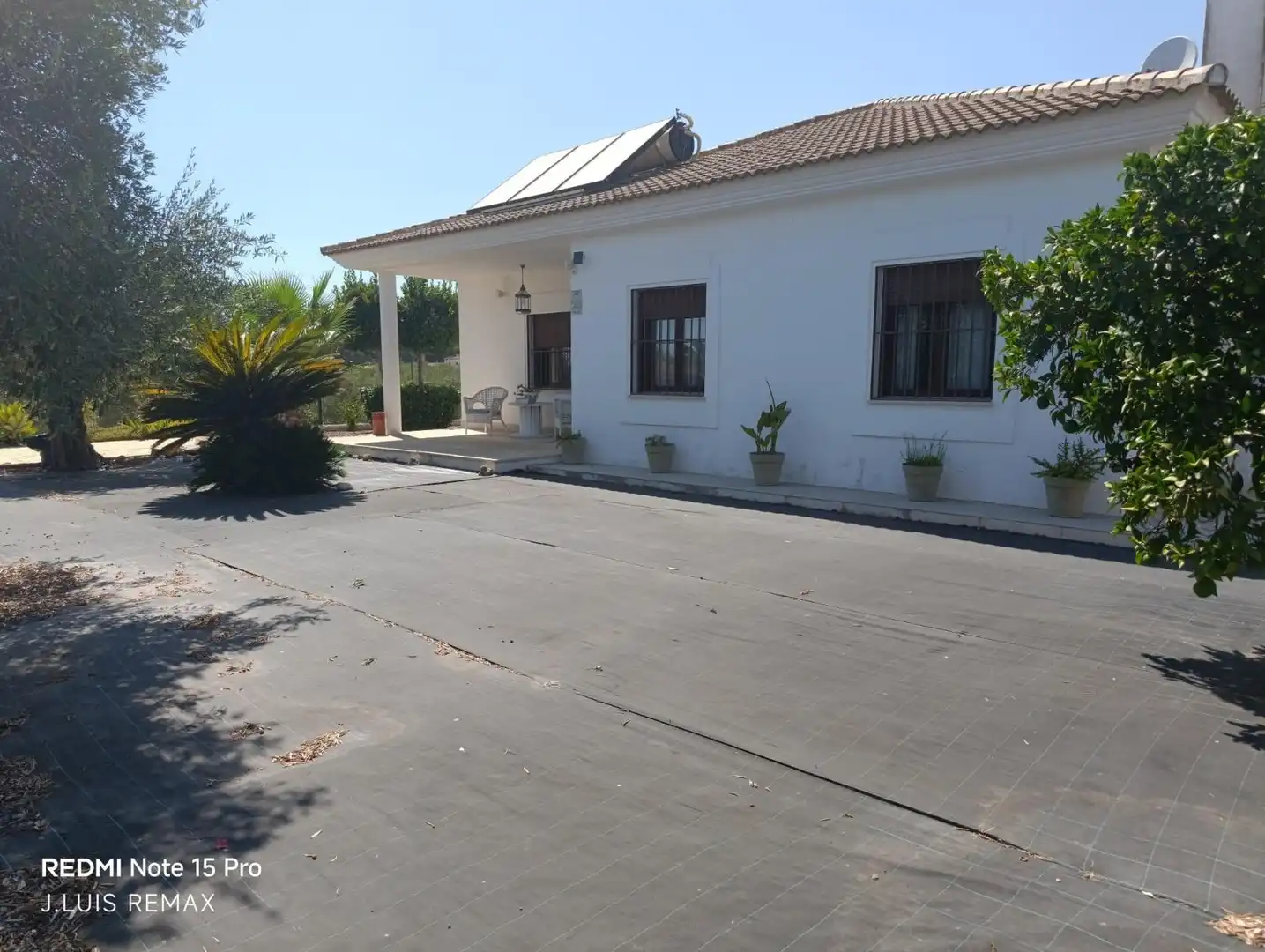 Vista exterior de Casa o chalet en venta en Hinojos con Aire acondicionado, Piscina y Amueblado