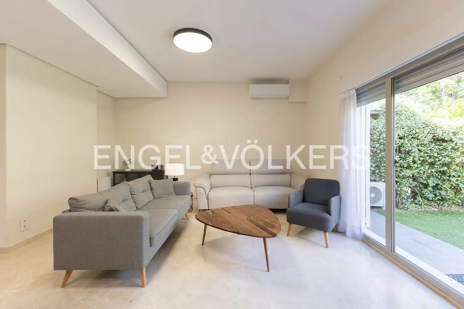 Sala de estar de Casa o chalet de alquiler en Rocafort con Aire acondicionado, Calefacción y Jardín privado