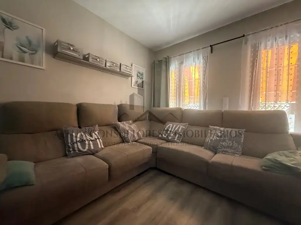 Sala d'estar de Casa o xalet en venda en Sevilla