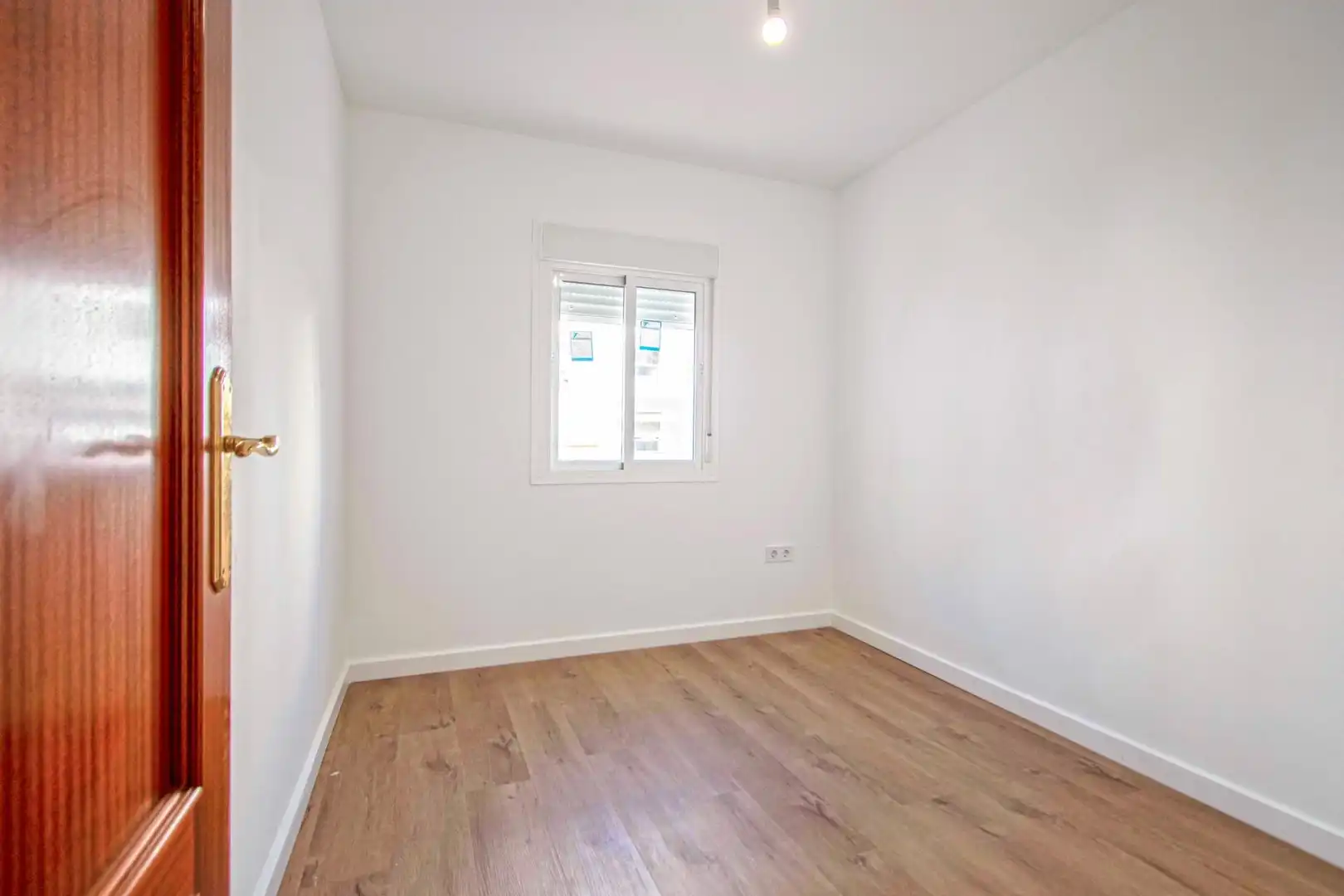 Bedroom of Flat for sale in Sevilla  with Air Conditioner