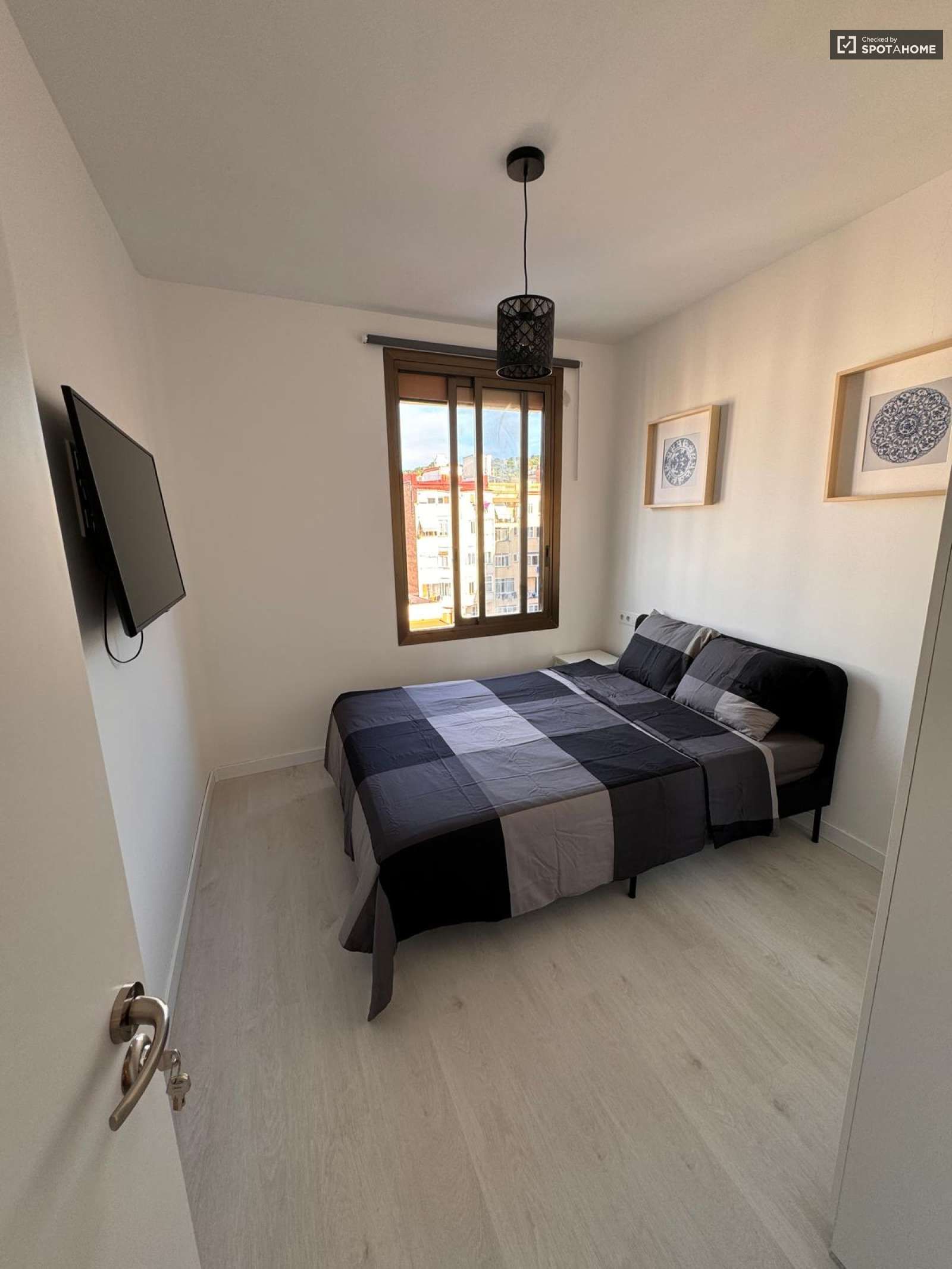 Habitación de Piso para compartir en  Barcelona Capital con Aire acondicionado, Calefacción y Terraza