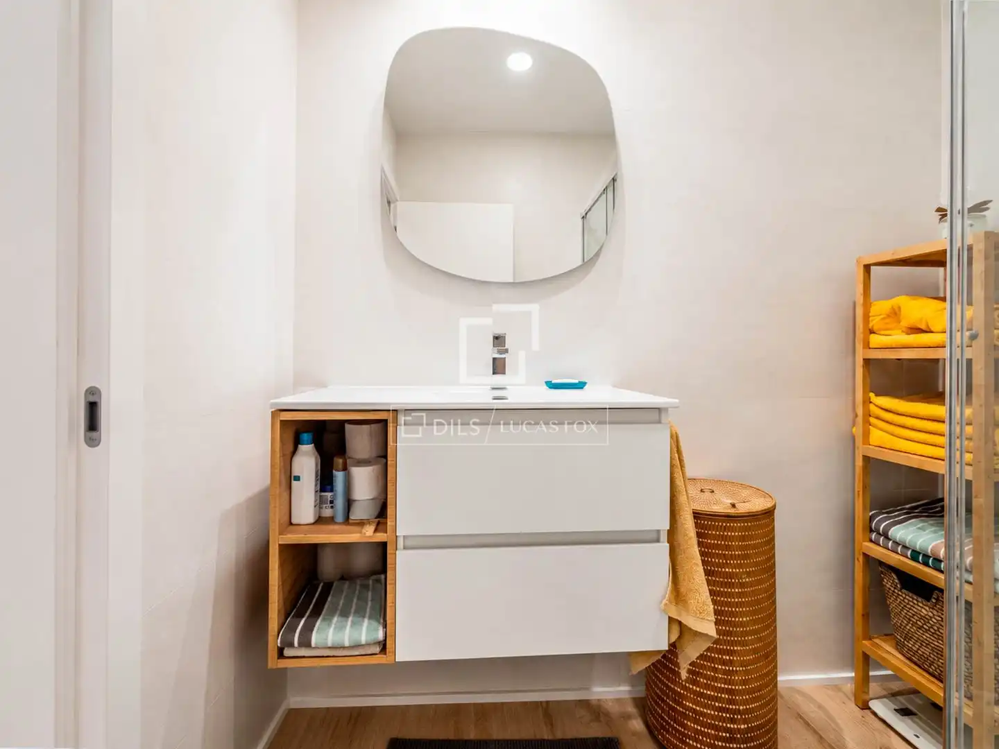 Badezimmer von Wohnung zum Verkauf in Madrid mit Klimaanlage und Heizung