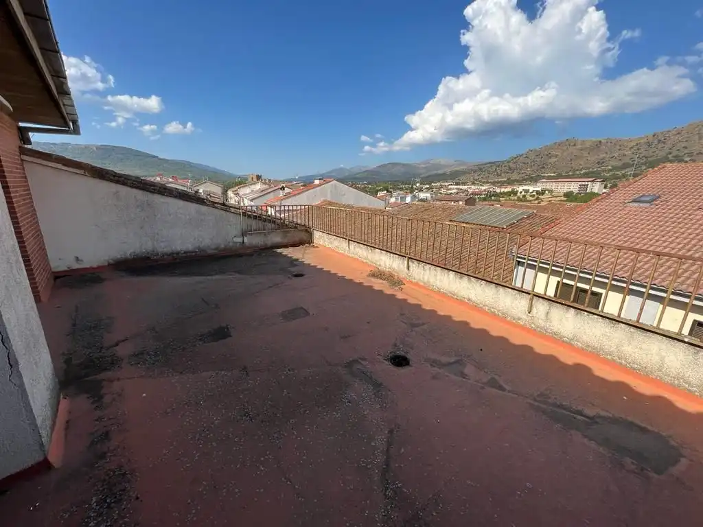 Vista exterior de Edificio en venta en El Barco de Ávila 