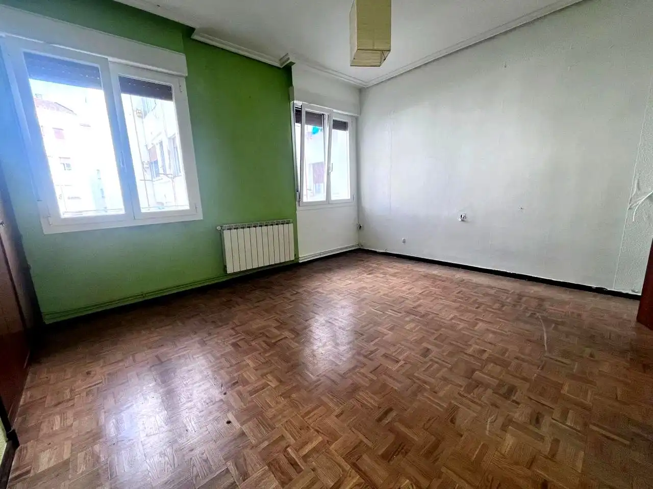 Habitación de Piso en venta en Vitoria - Gasteiz con Calefacción y Trastero