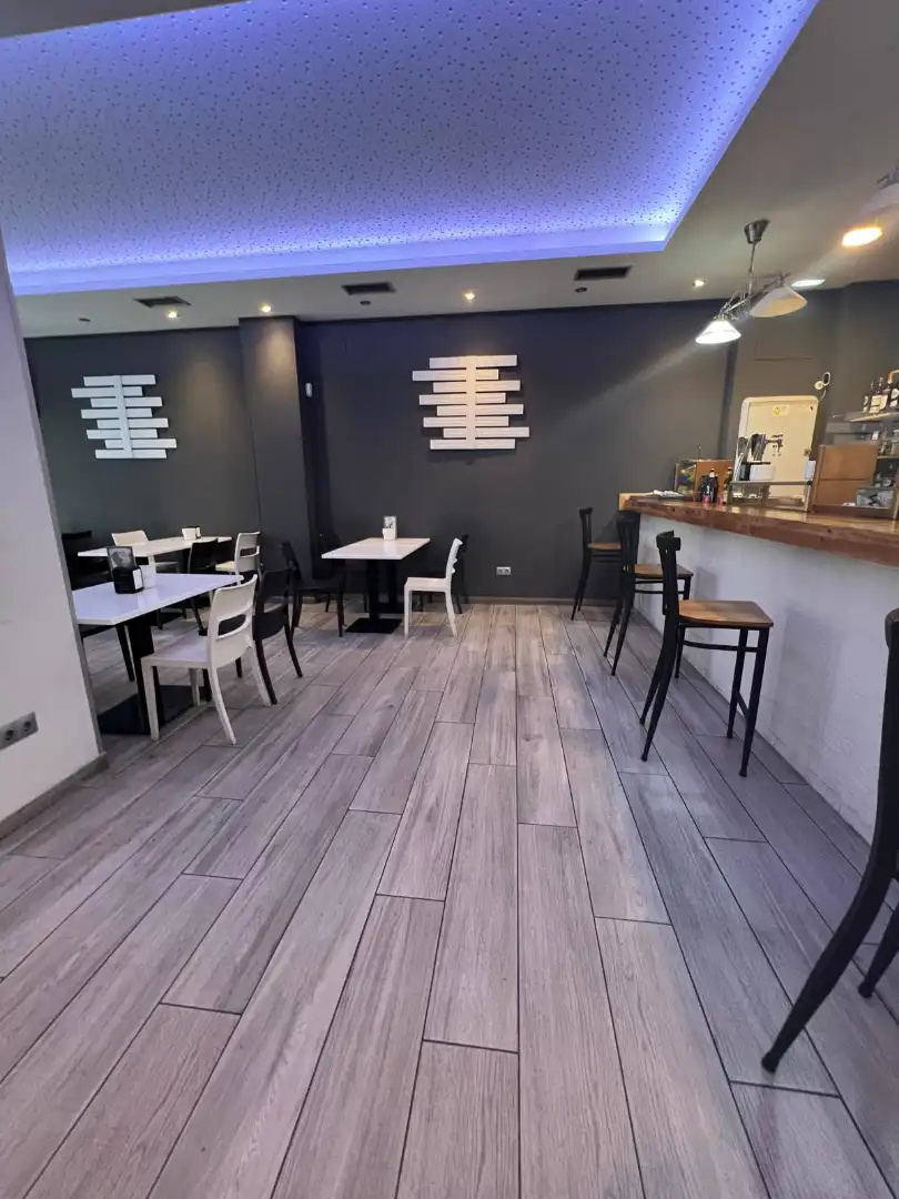 Comedor de Local de alquiler en Gijón  con Amueblado y Alarma