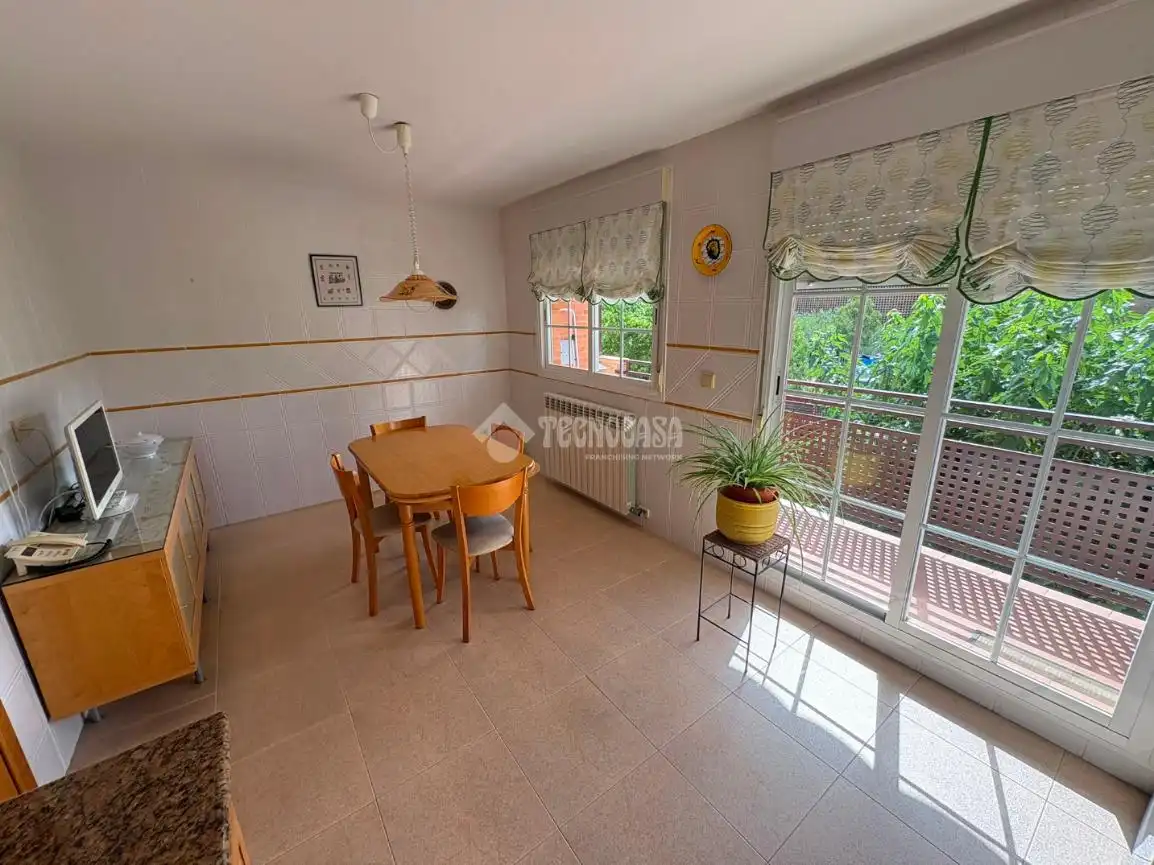 Comedor de Casa adosada en venta en Zaragoza con Terraza